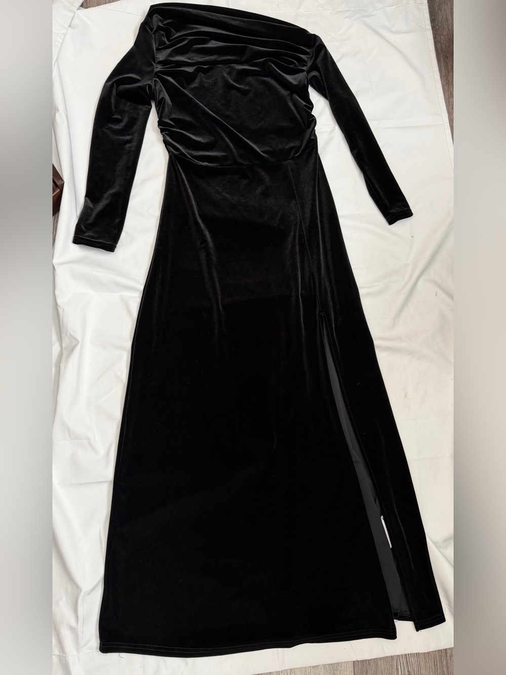 Black Velvet Long-Sleeve Maxi Dress with Side slit